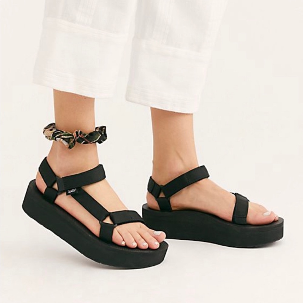Teva Flatform Sandals (Size 9)